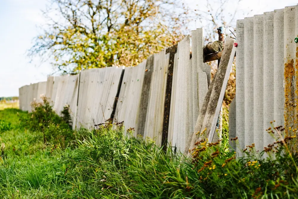 Safe asbestos fence removal by AF FENCING in Perth